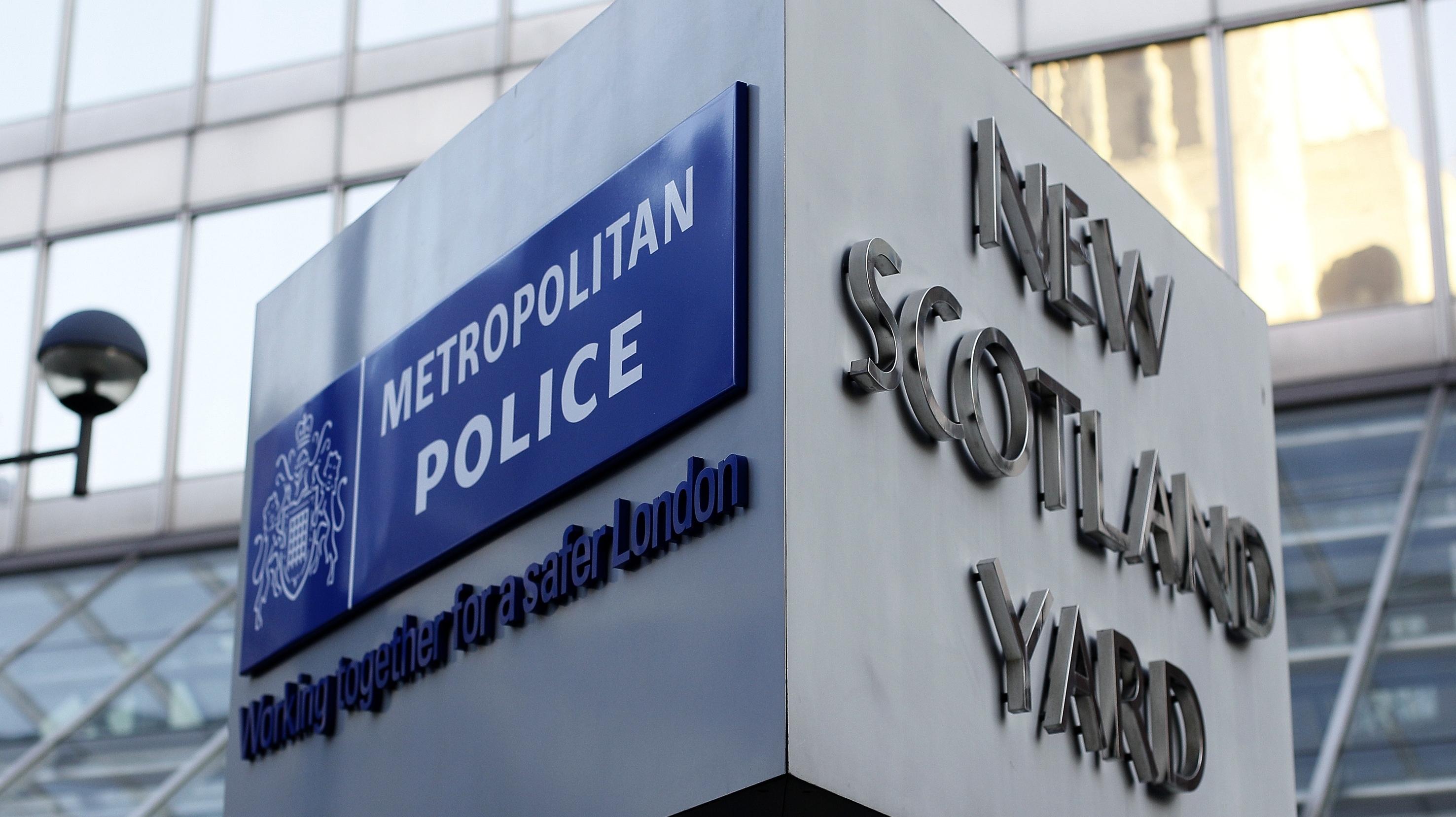London Metropolitan Police Consider Selling New Scotland Yard The Two