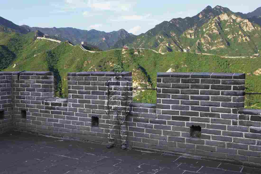 Hiding in the City No. 91 - Great Wall, 2010