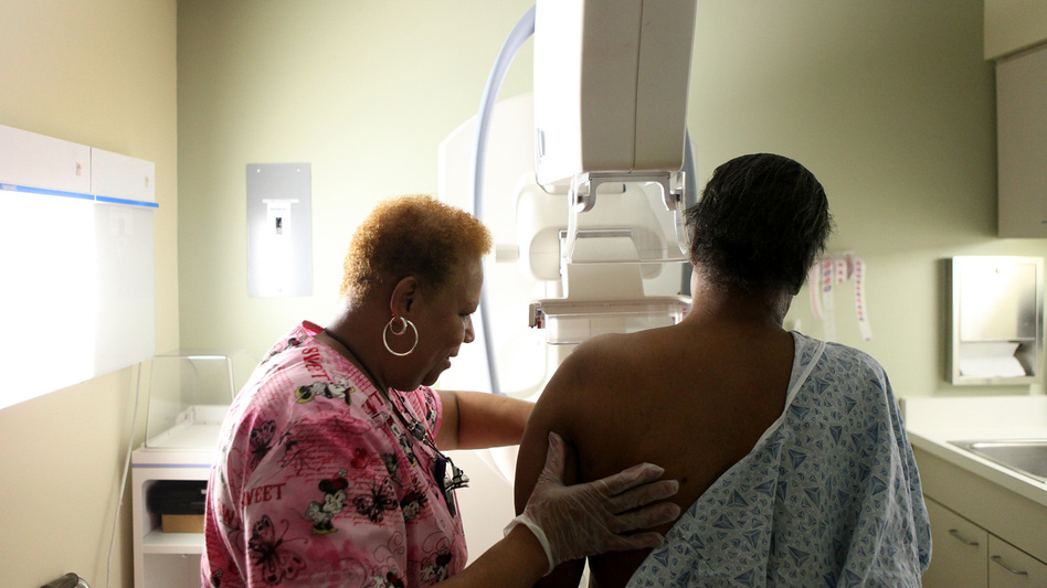 Betty Daniel gets a routine yearly mammogram from mammography tech Stella Palmer at Mount Sinai Hospital in Chicago in 2012. (Heather Charles/MCT/Landov)