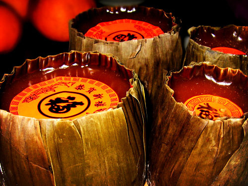 Year cakes made of sticky rice are among the traditional Chinese New Year foods. (Flickr.com)