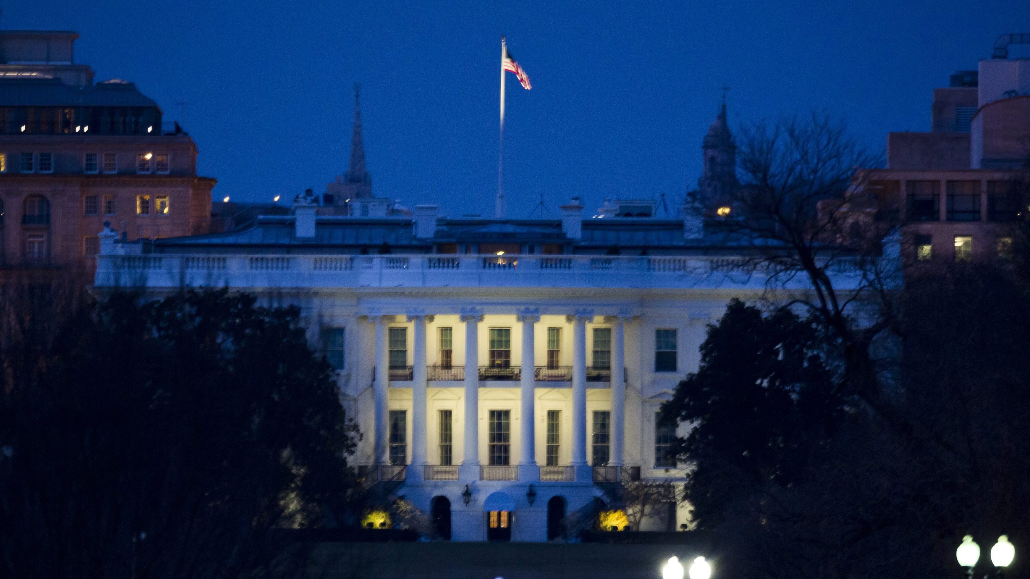 The White House: When night falls, it looks like the &quot;sequester&quot; will arrive. (EPA /LANDOV)