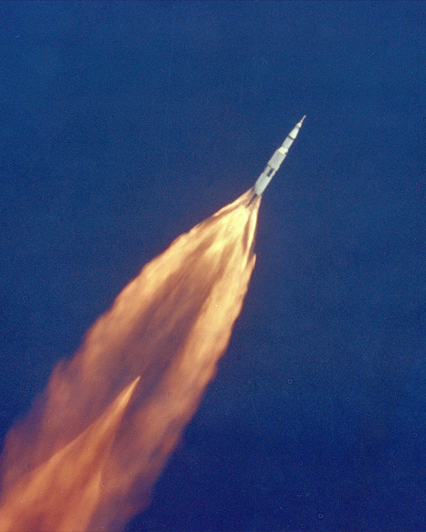 Tha Apollo Rockets We Have Liftoff: Apollo Rocket Engines Pulled From Ocean Floor : The ...