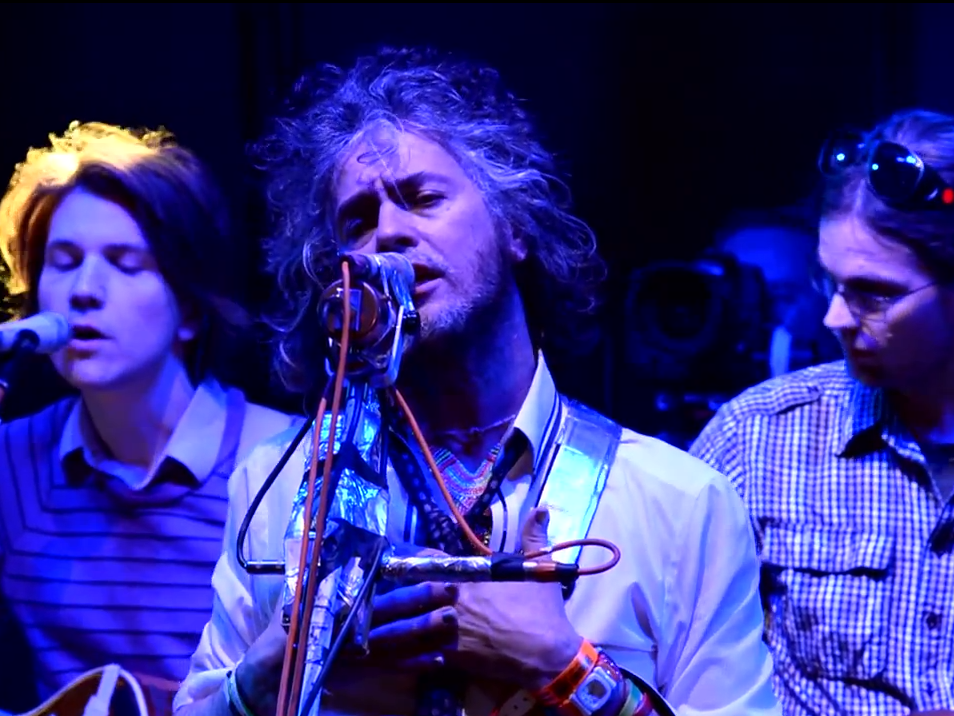 For the first time ever, The Flaming Lips performed the 2002 album <em>Yoshimi Battles the Pink Robots</em> in its entirety from start to finish, live from the Belmont in Austin, Texas. (The Warner Sound)