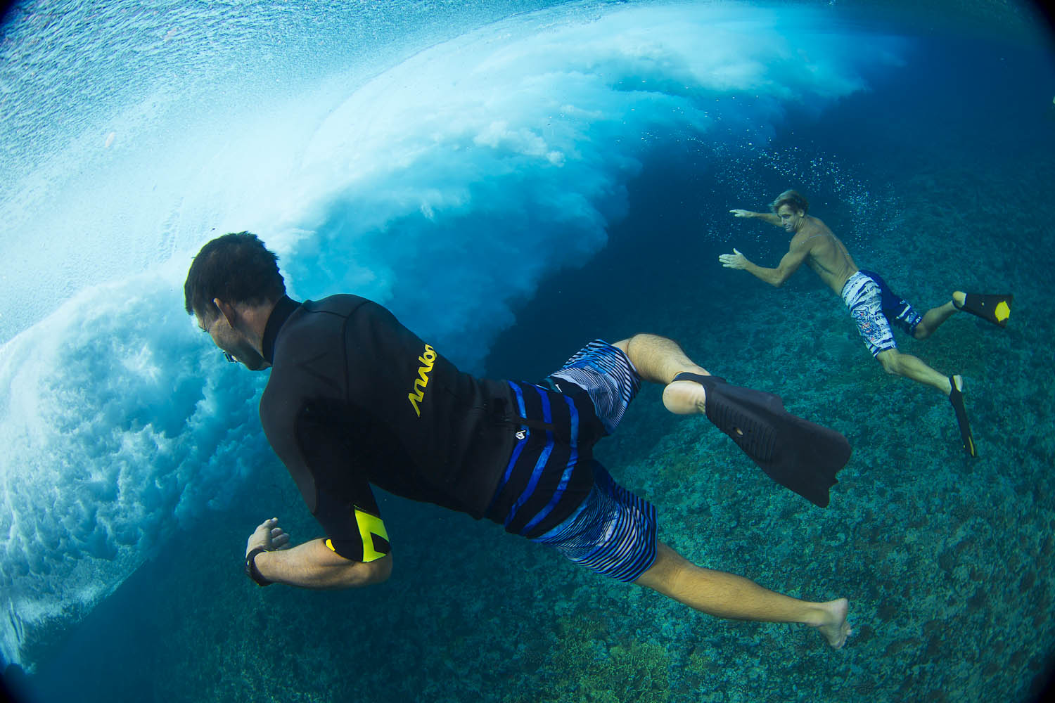 Teahupoo: A Surfer's Mecca, A Photographer's Muse : The Picture