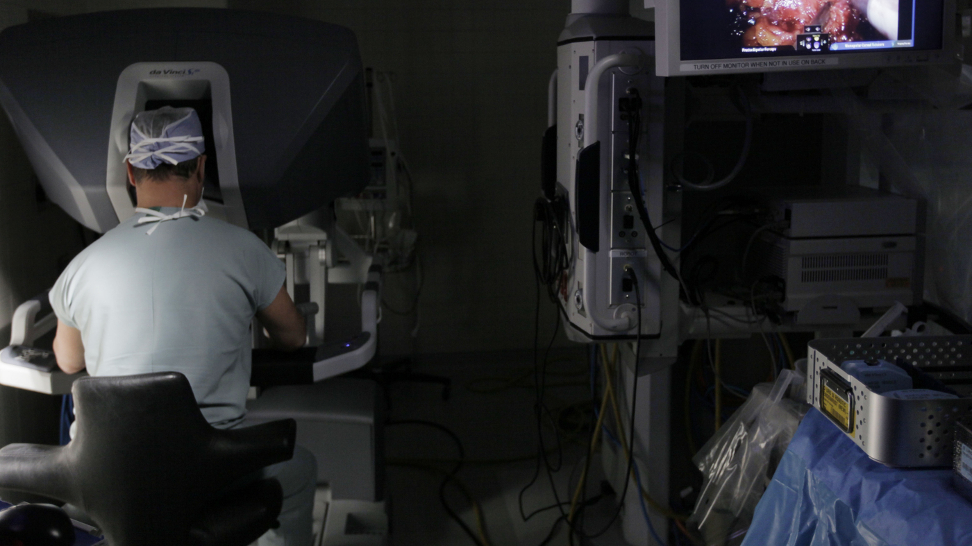 Men Pick Robotic Surgery For Prostate Cancer Despite Risks : Shots ...