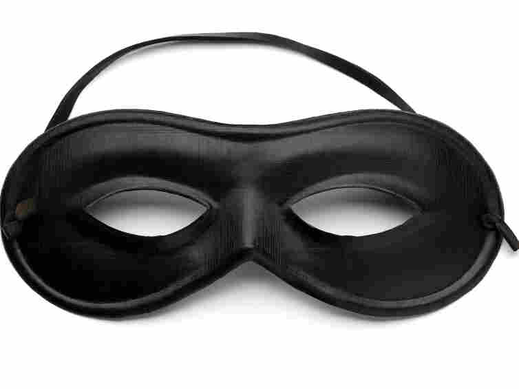 Black mask.