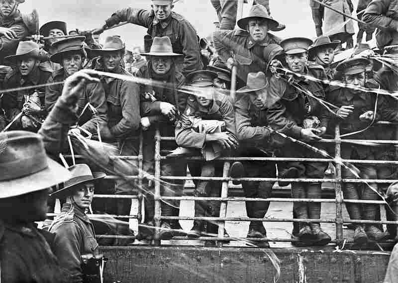 Boarding of the transport ship Ajana, Melbourne, Australia, 1916