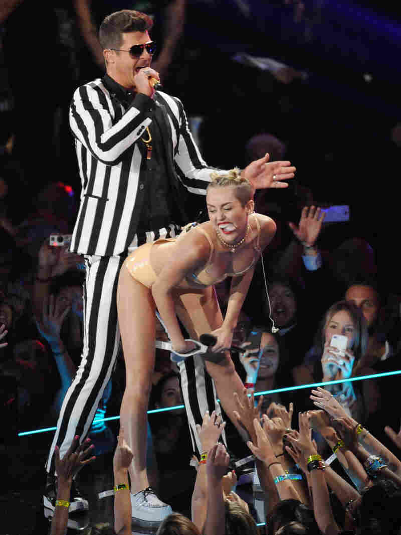 Miley Cyrus twerking
