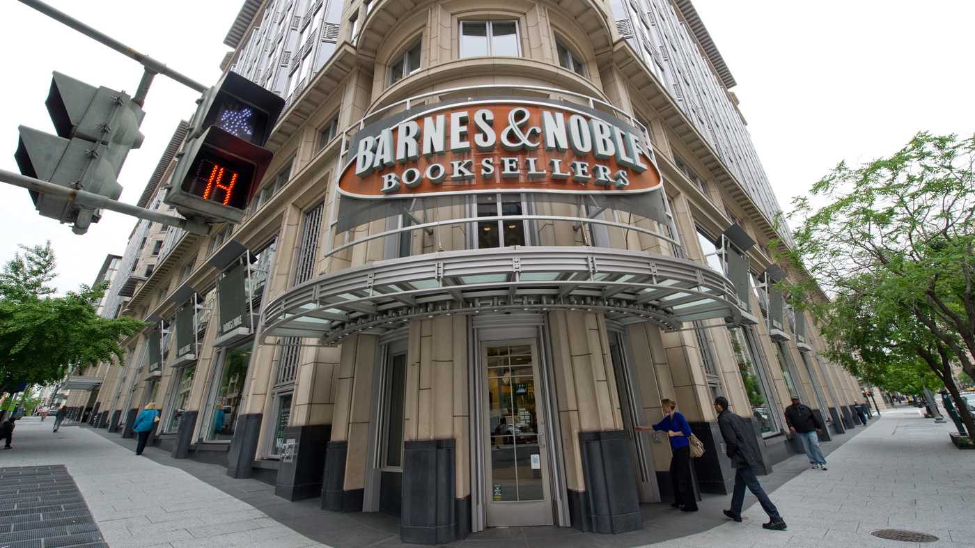 Brick-And-Mortar Bookstores Play The Print Card Against Amazon : NPR