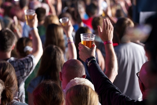 Beer and Hymns is an event at the annual Greenbelt Festival in London. Since 1974, Greenbelt has brought people together to explore faith, arts and justice issues. (Courtesy of Greenbelt)
