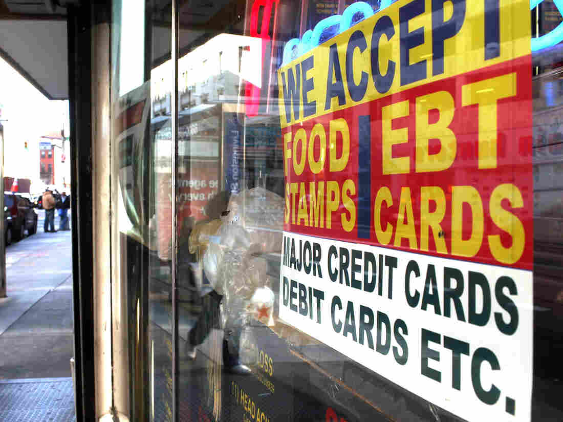 What does it take to qualify for food stamps?