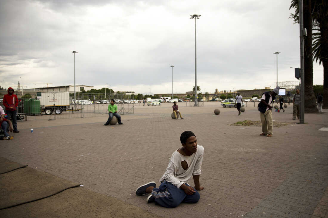 Here I a good place to talk about the difference between how people in Johannesburg are mourning to here. In Cape Town the emotion has a more somber tone. While people are slowly going to various places in the city to sign a condolence book, or leave flowers – there is none of the mass groups of people that have engulfed the area.