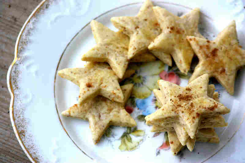 Alsatian Christmas Cinnamon Stars (Himmelgestirn)