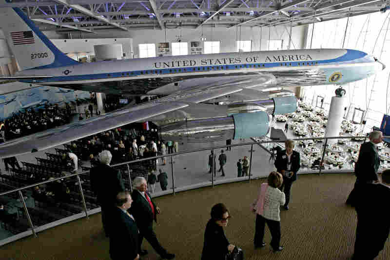 A retired Air Force One plane was the guest of honor at a ceremony in the Ronald Reagan Presidential Foundation and Library in Simi Valley, Calif., in 2005.