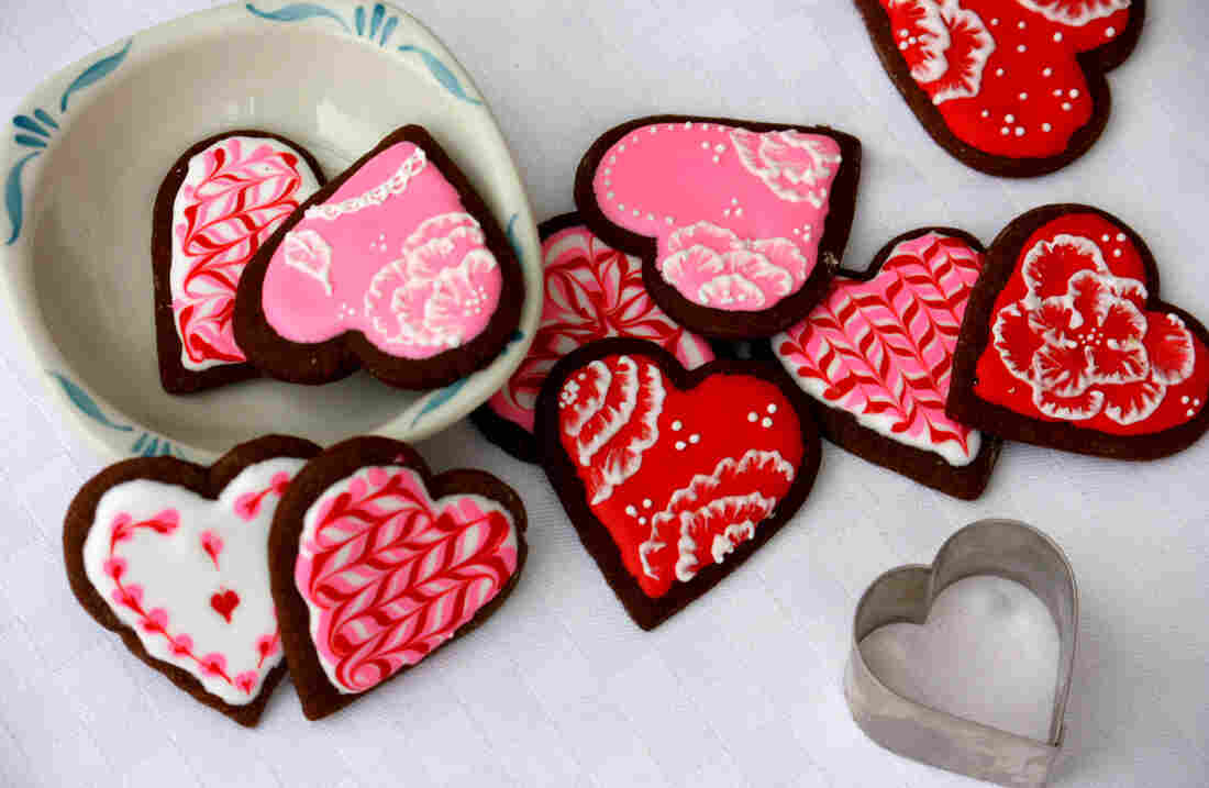 An assortment of iced gingerbread cookies for Valentine's Day