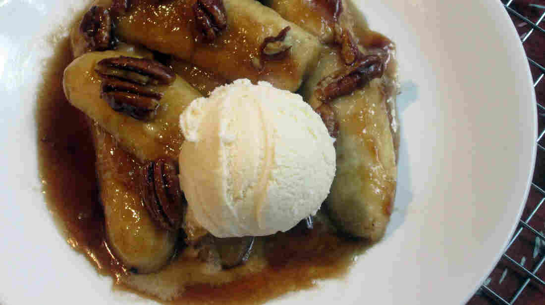 Caramelized Bananas With Nuts And Orange Liqueur