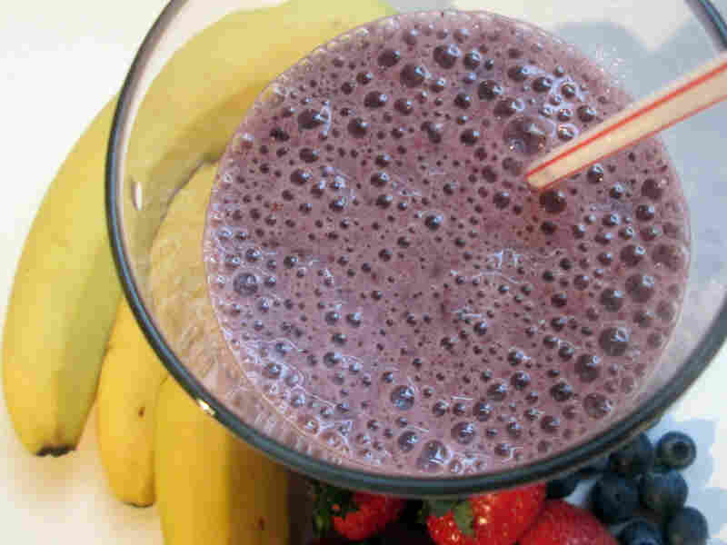 Banana Berry Smoothie With Almond Milk