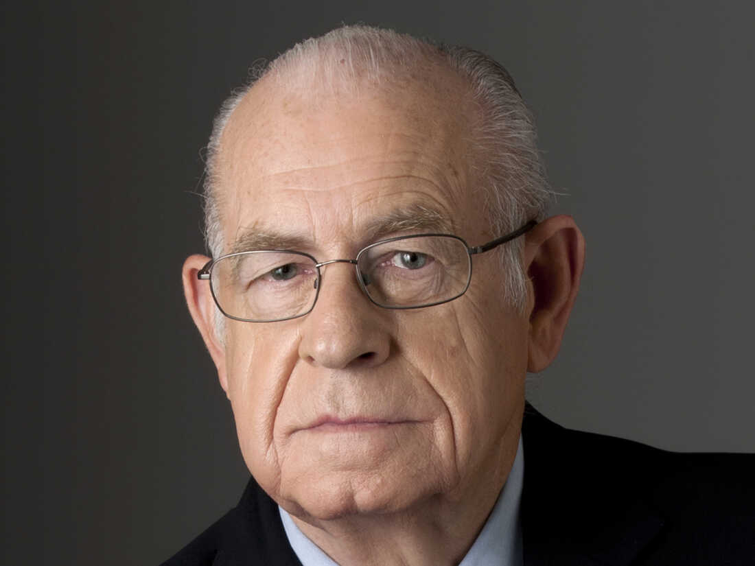 Carl Kasell in 2010.
