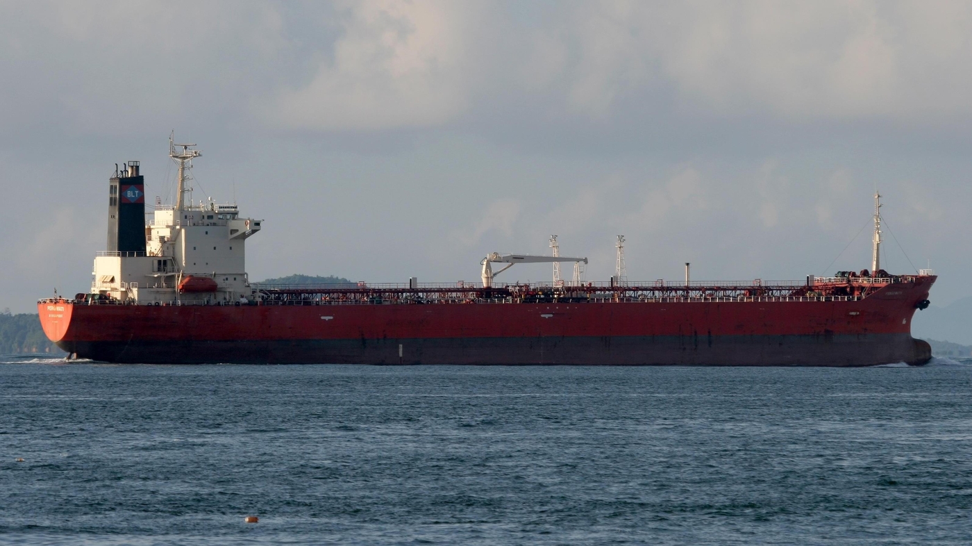 Navy SEALs Take Control Of Oil Tanker Seized By Libyan Rebels The Two