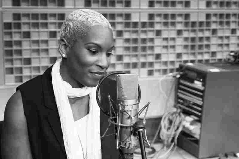 LiV Warfield