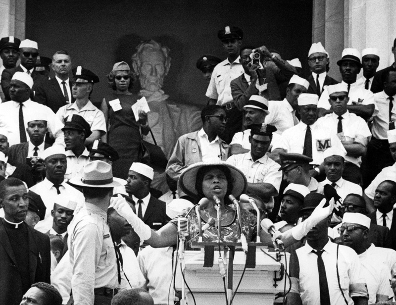 On Aug. 28, 1963, during the March on Washington, Marian Anderson returned to the Lincoln Memorial to sing for an even larger crowd.
