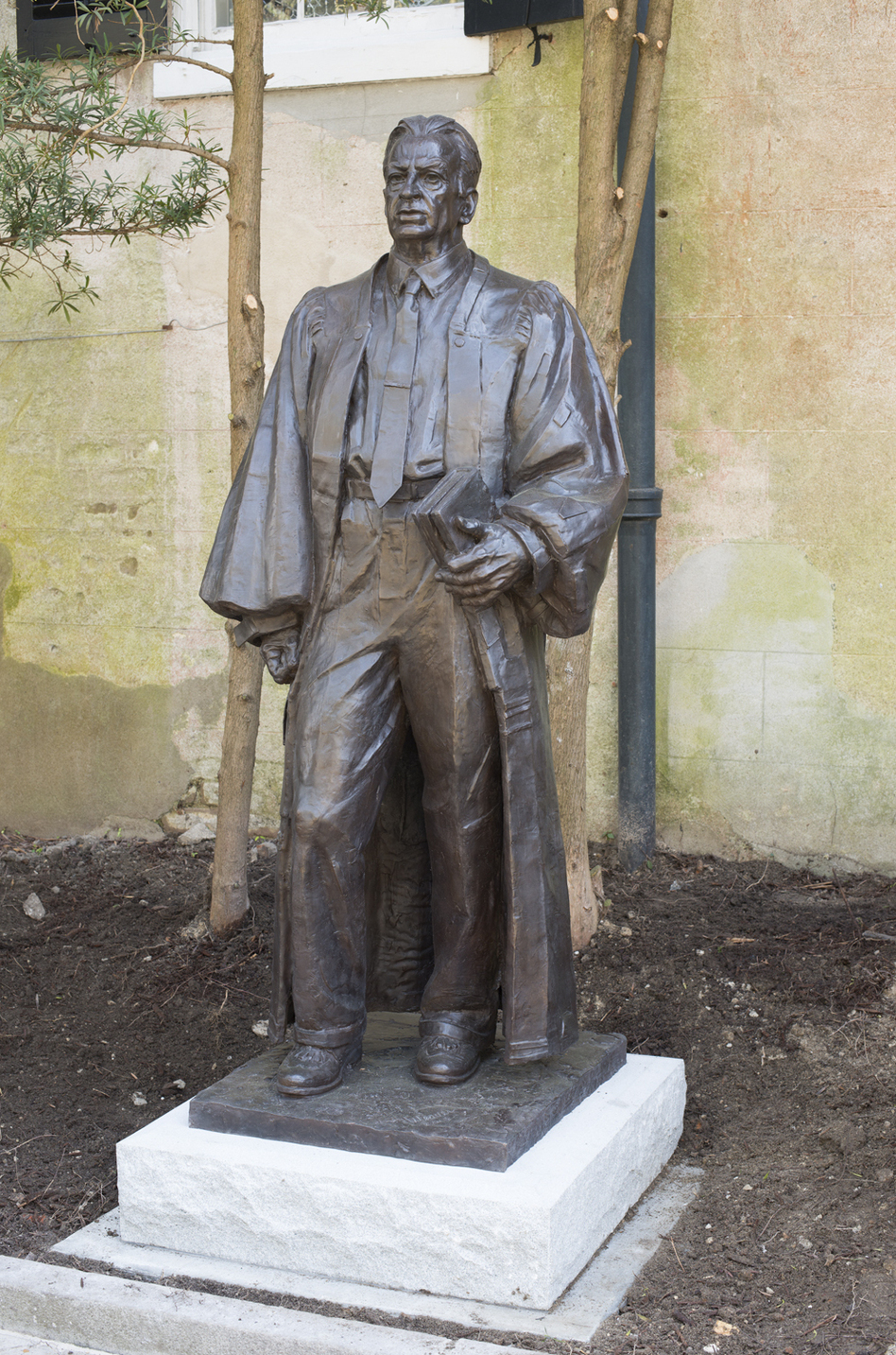 Sculptor Richard Weaver created this life-sized sculpture of federal judge J. Waties Waring. (Rick Rhodes/Courtesy of the J Waties Waring Statue Committee)