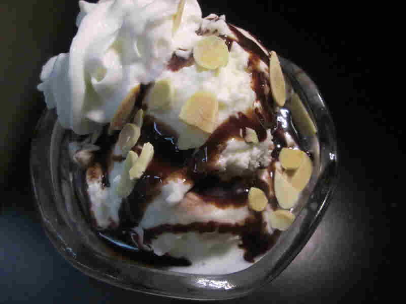 Hot Fudge Sauce Sundae