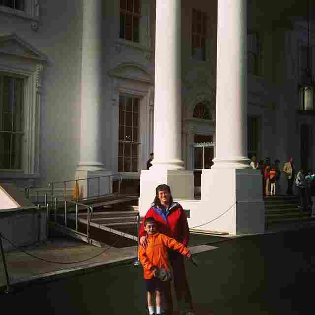 Picture in front of the white house.