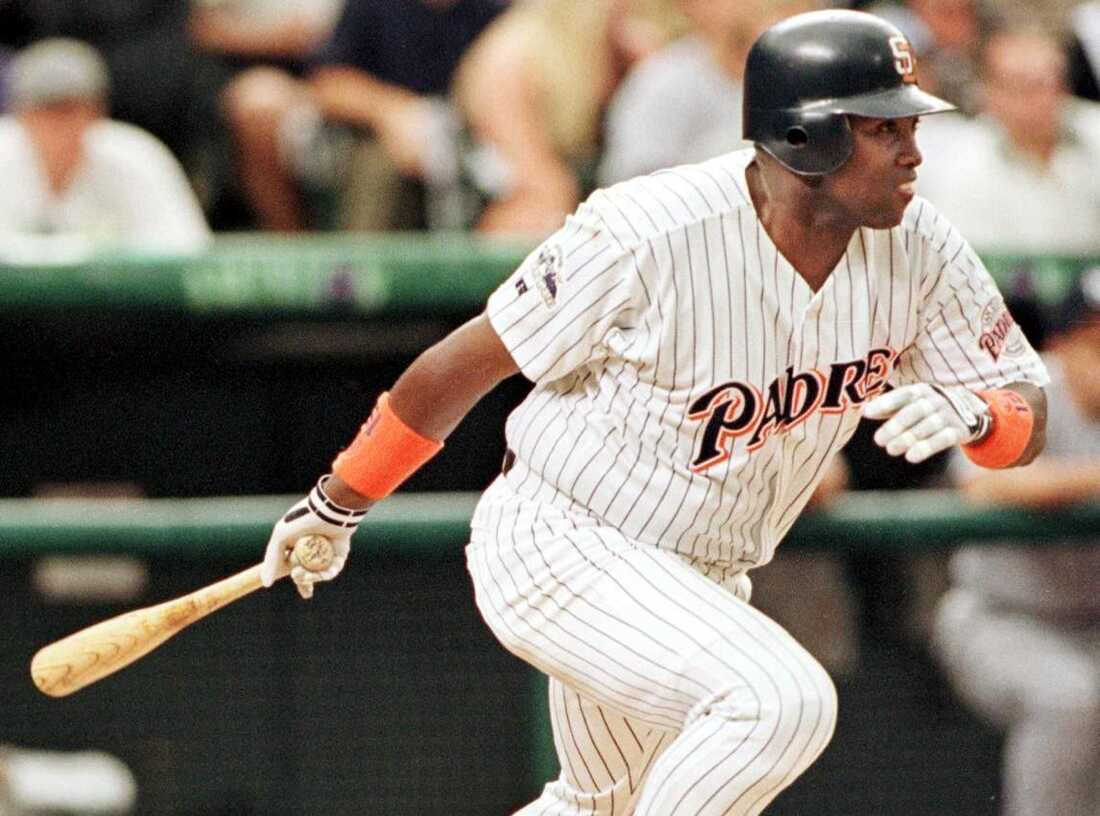Tony Gwynn, San Diego Padres Hall Of Famer, Dies : The Two-Way : NPR