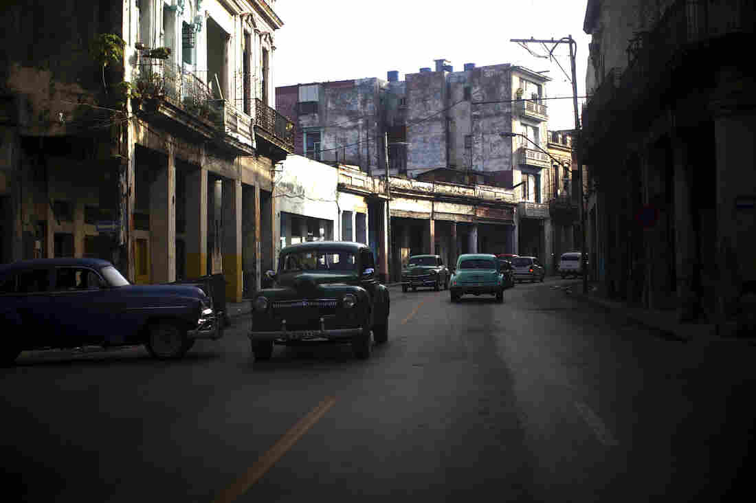01: Cars of Havana