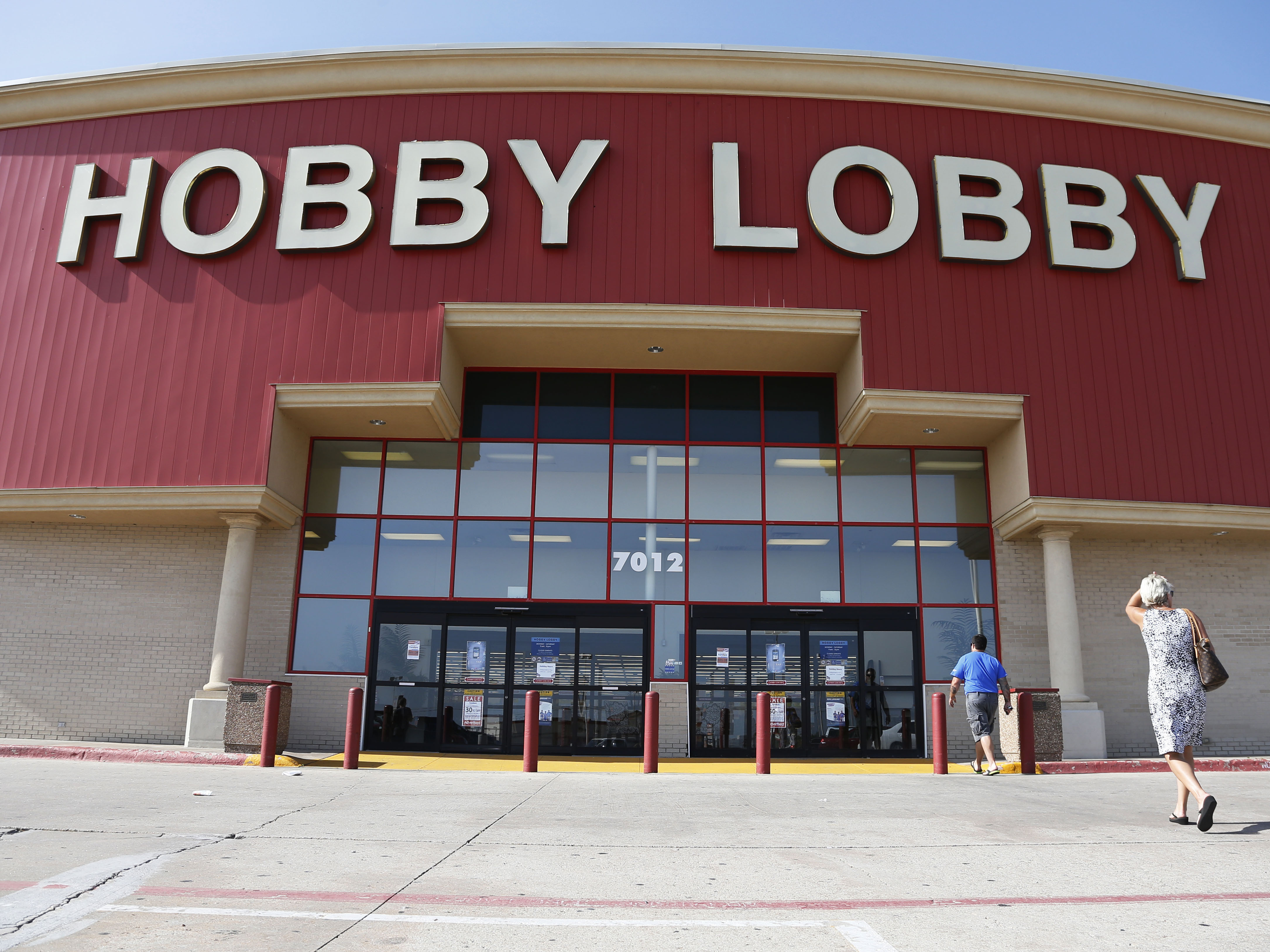 Hobby Lobby Ruling Cuts Into Contraceptive Mandate Shots Health News NPR