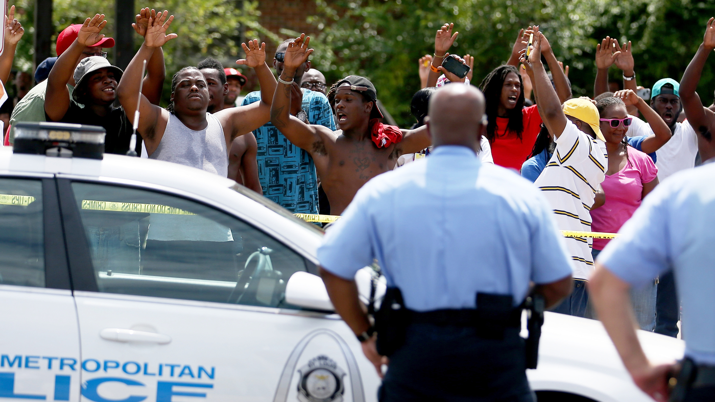 Man With A Knife Fatally Shot By Police In St. Louis, Officials Say