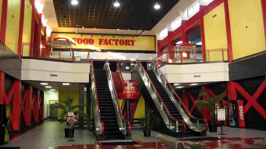 The inside of the One Hundred Oaks Mall in Nashville, Tenn., before it was renovated and became the Vanderbilt Medical Center.