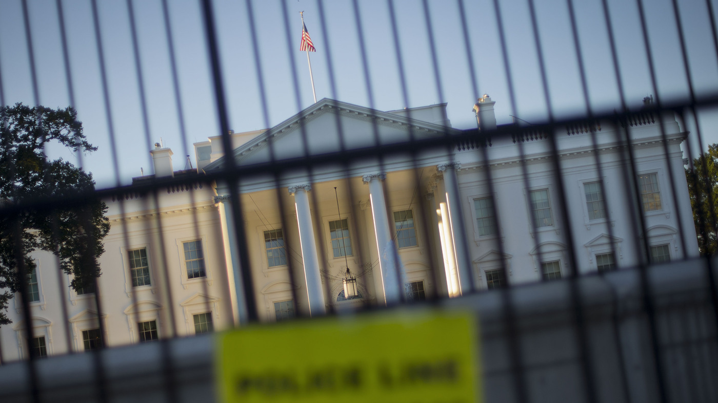 Washington Post White House Intruder Made It To Doorway Of