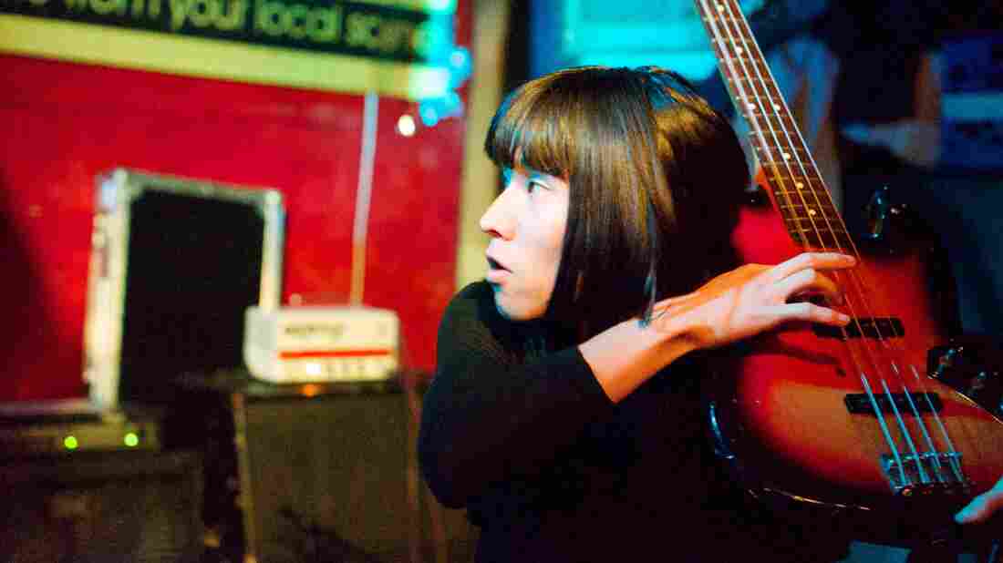Bo Ningen performing in New York.