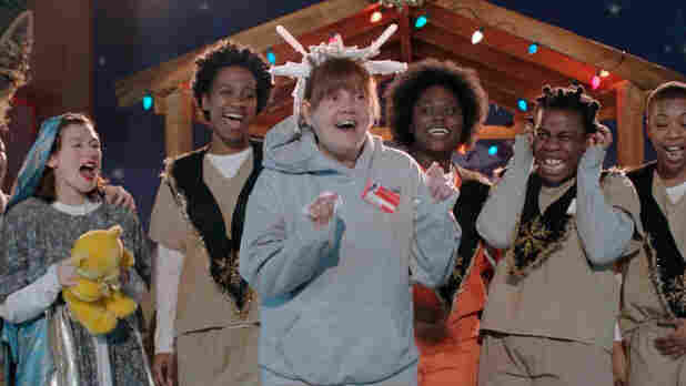 Orange is the New Black's first season finale is also the dramedy's first Christmas special.