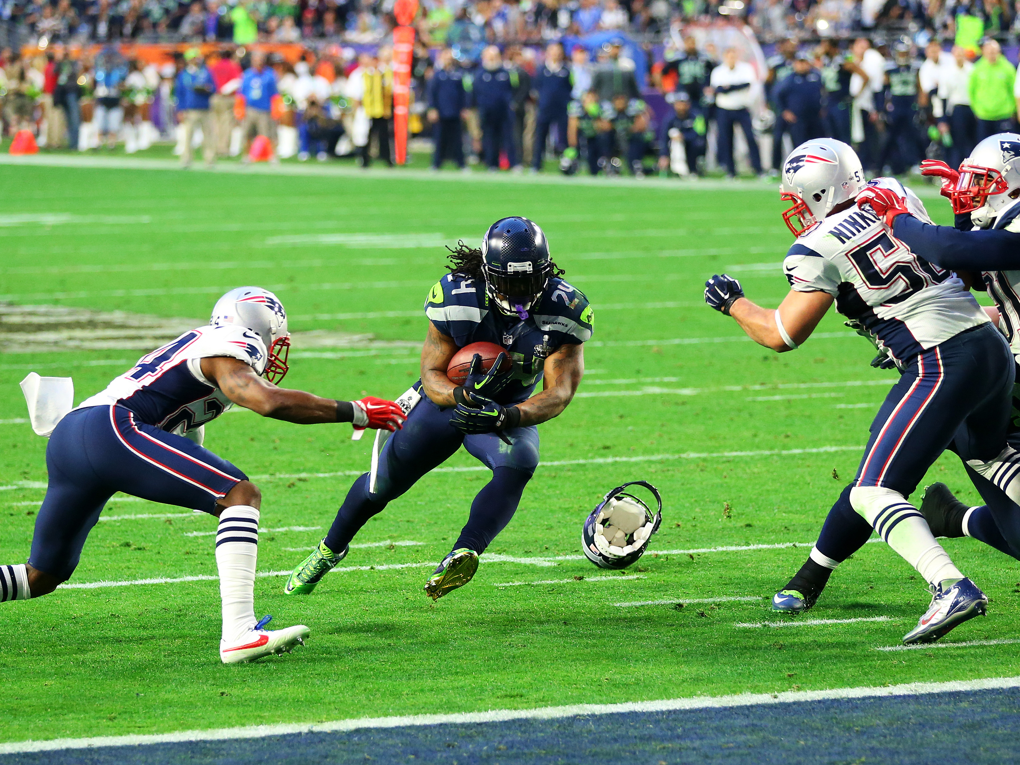 Super Bowl 2015: Seahawks, Patriots battle for Superbowl glory - CBS News