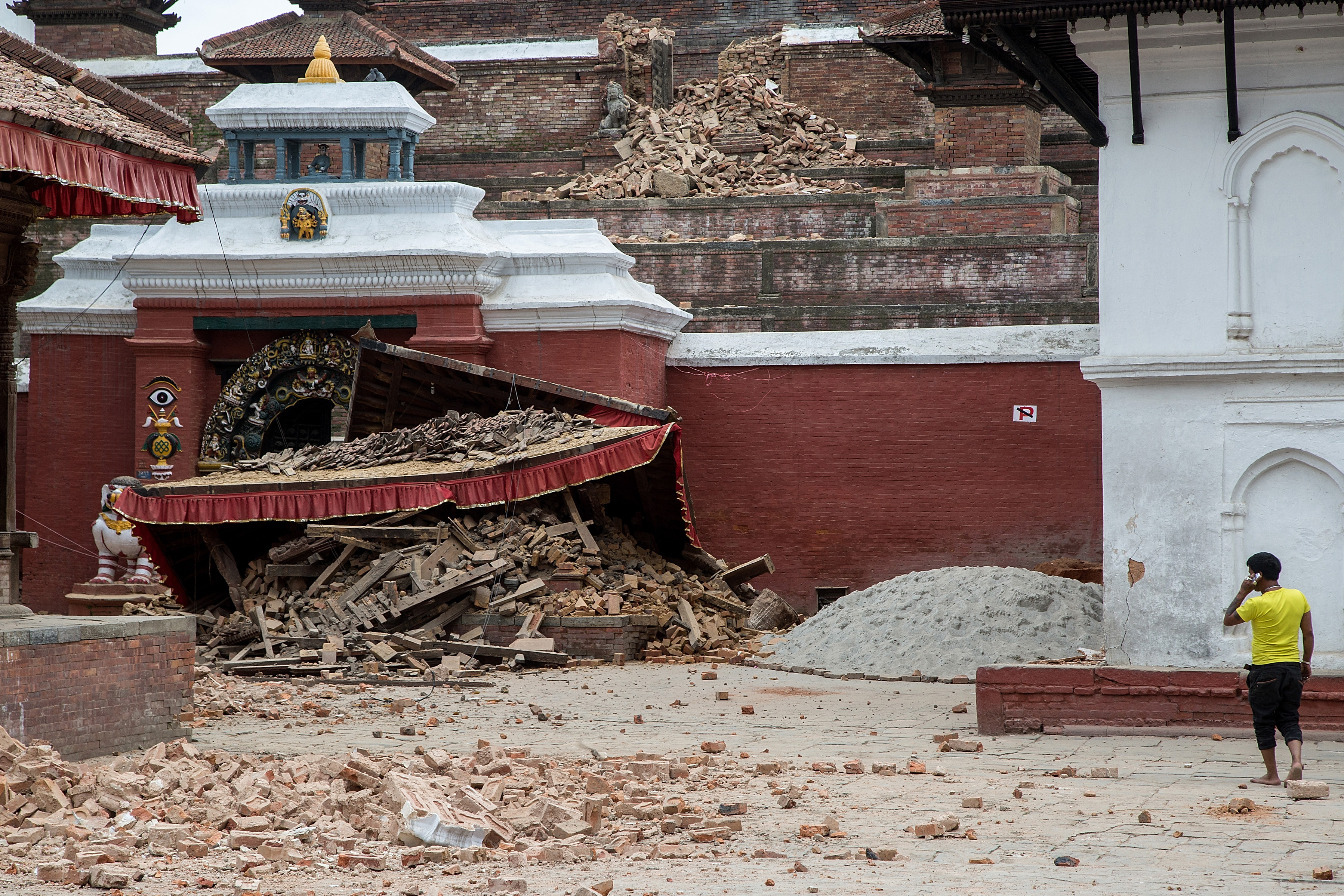 1,400 Confirmed Dead In Nepal After Powerful Earthquake