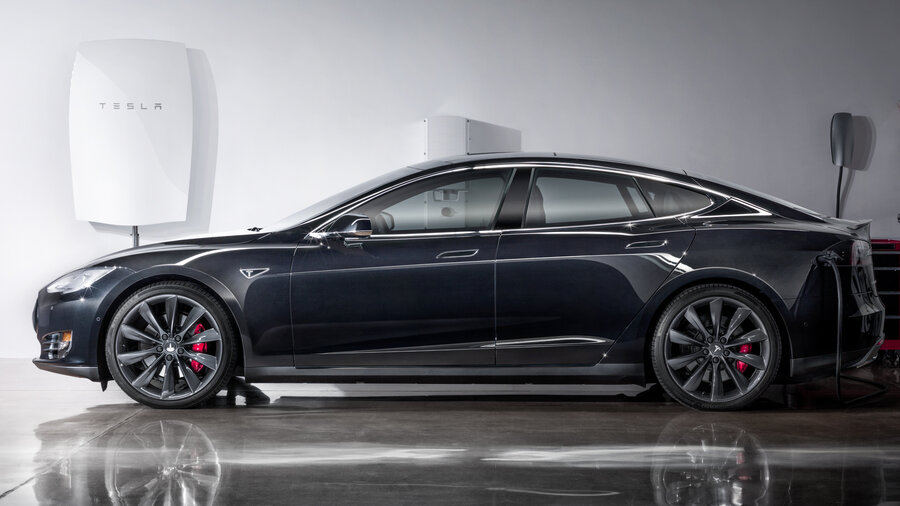 tesla ceo elon musk unveils home battery is 3 000 cheap enough tesla battery size