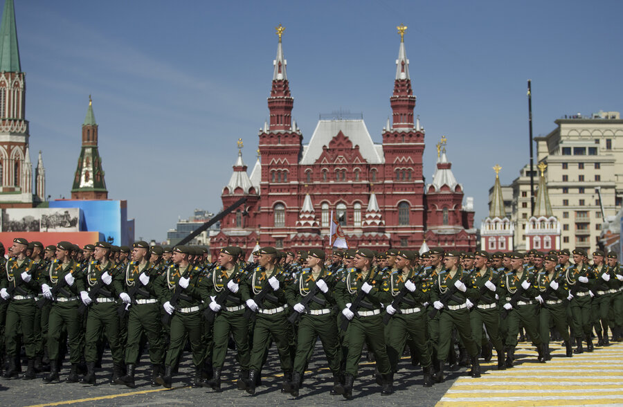 at russias huge wwii remembrance an absence of western leaders