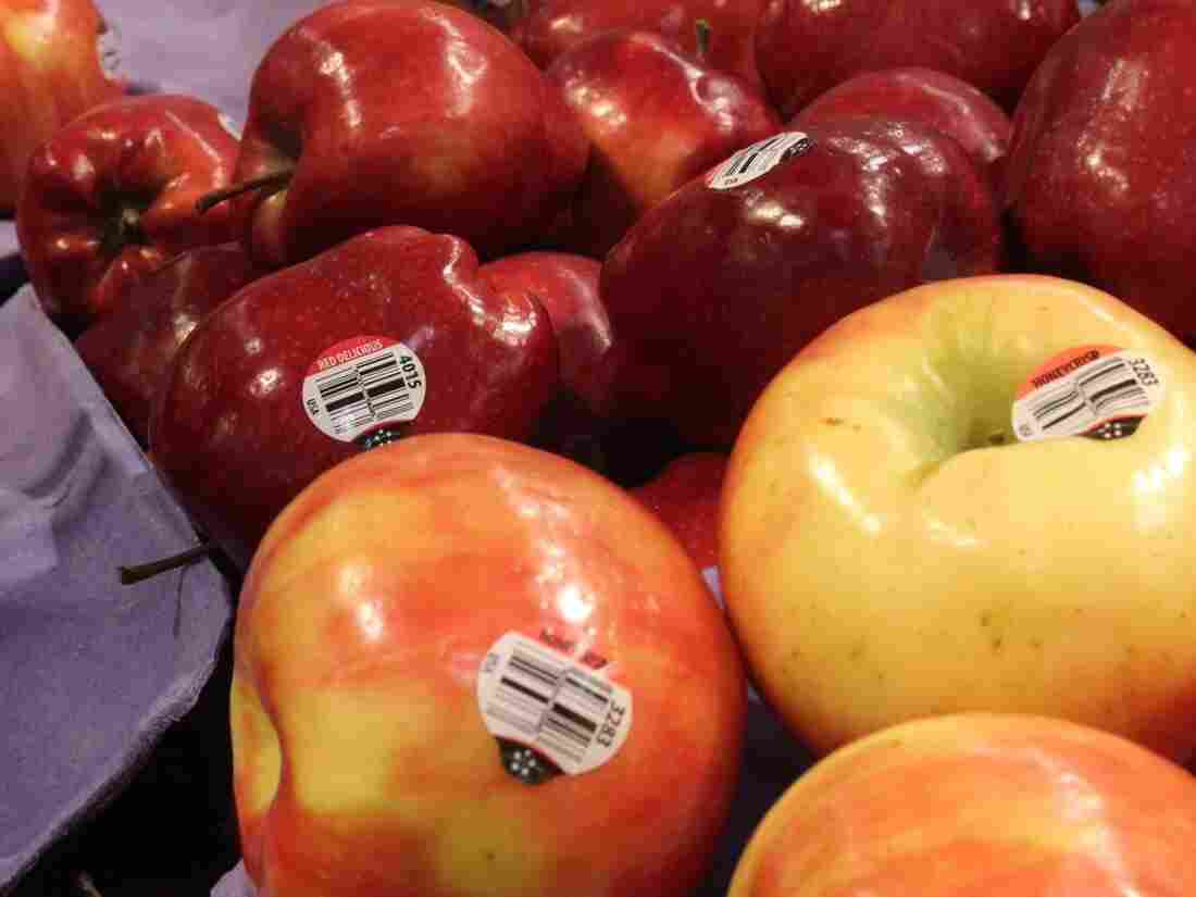 The photos of the apples in the store were in a supermarket in Excelsior, MN.