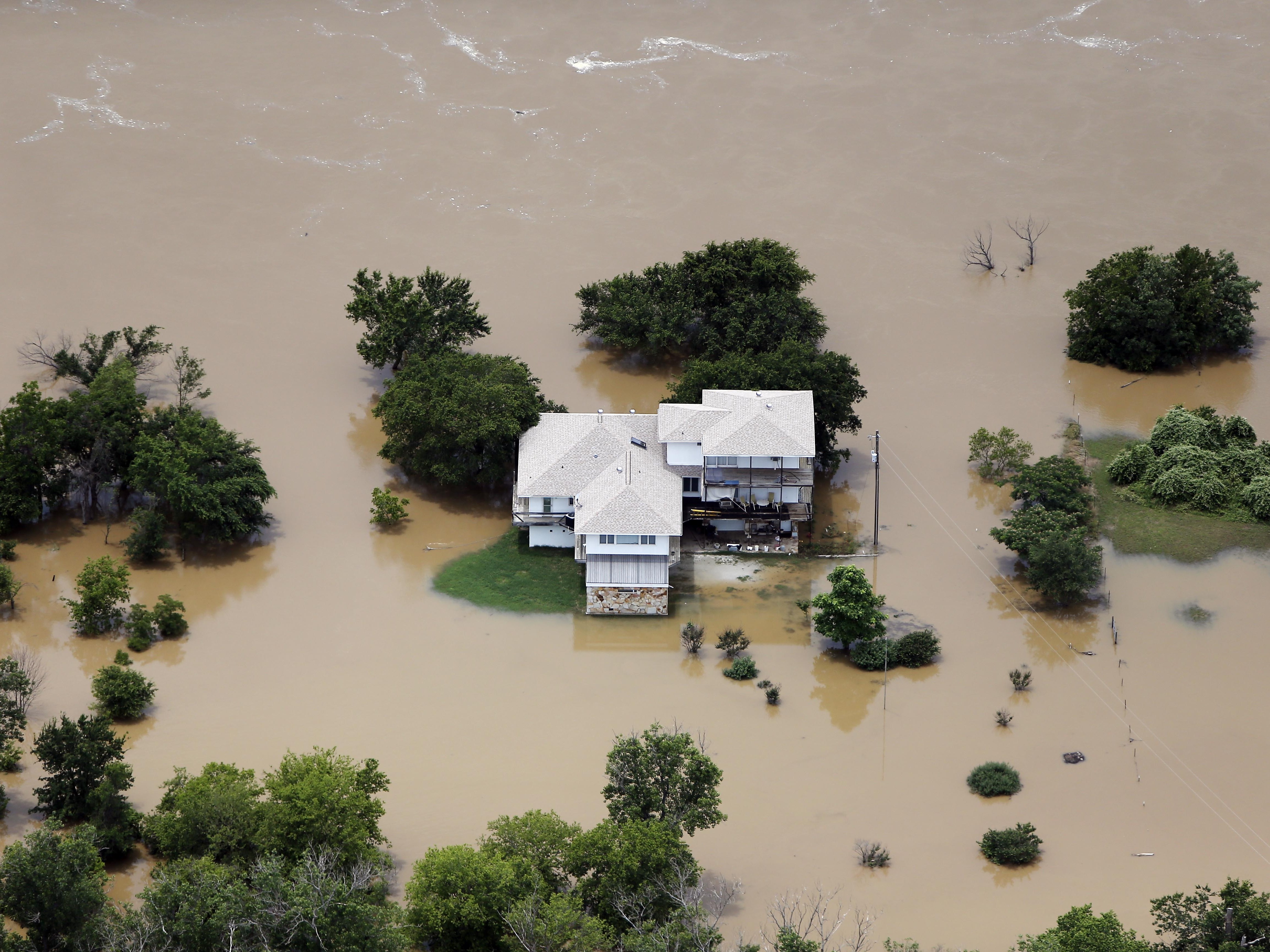 Death toll in Texas, Oklahoma floods at 28 MPR News
