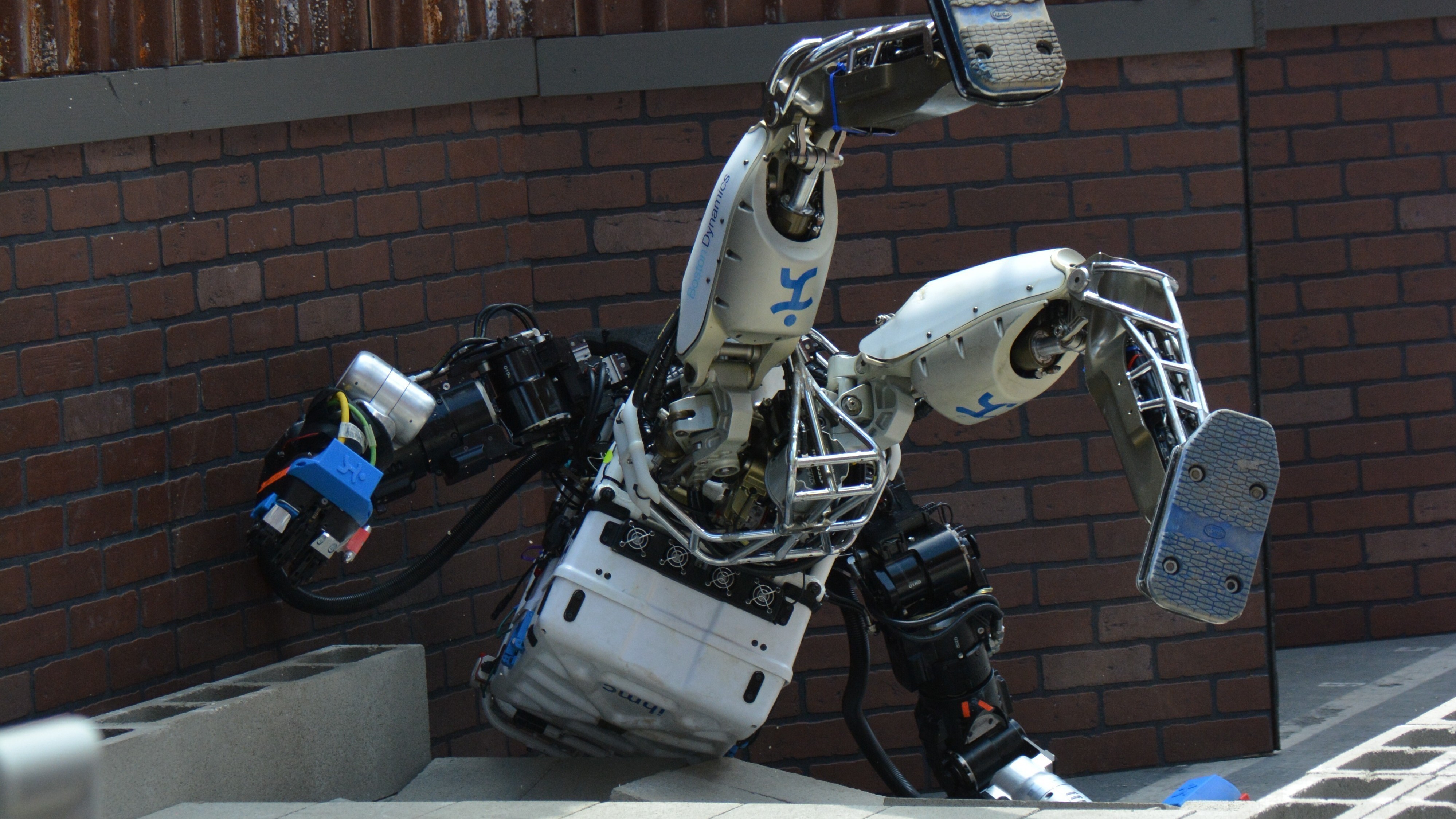 darpa robot