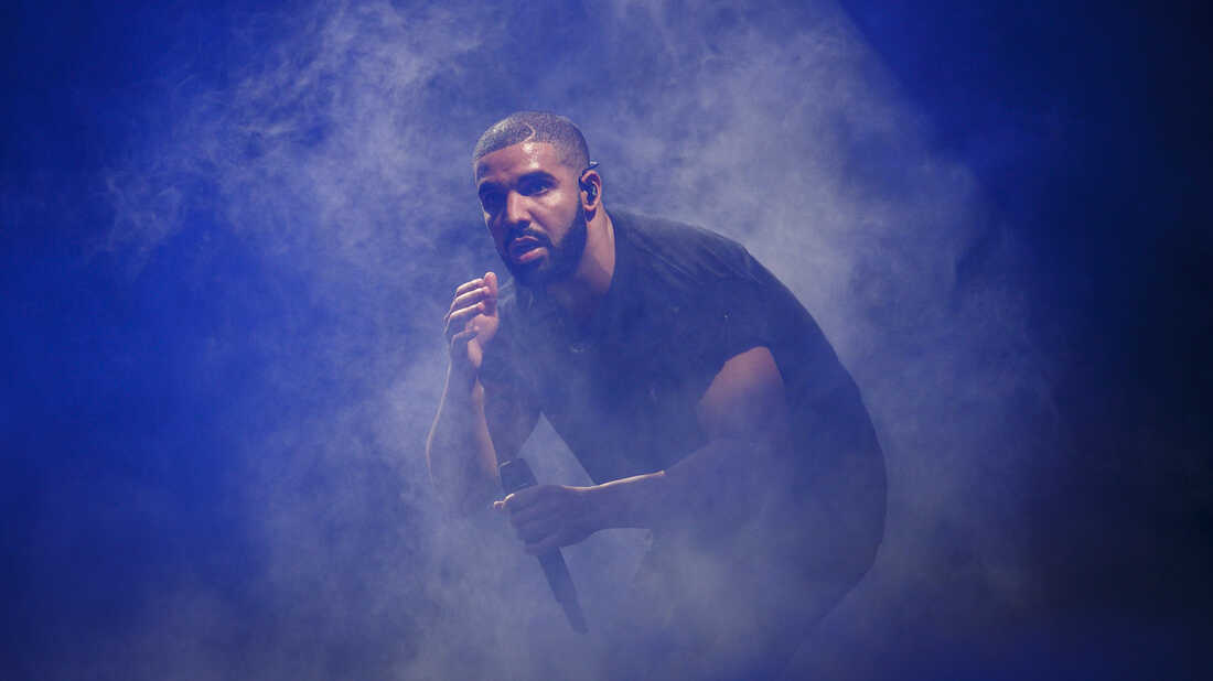 Drake Makes Surprise Performance at Wireless Festival (Watch)