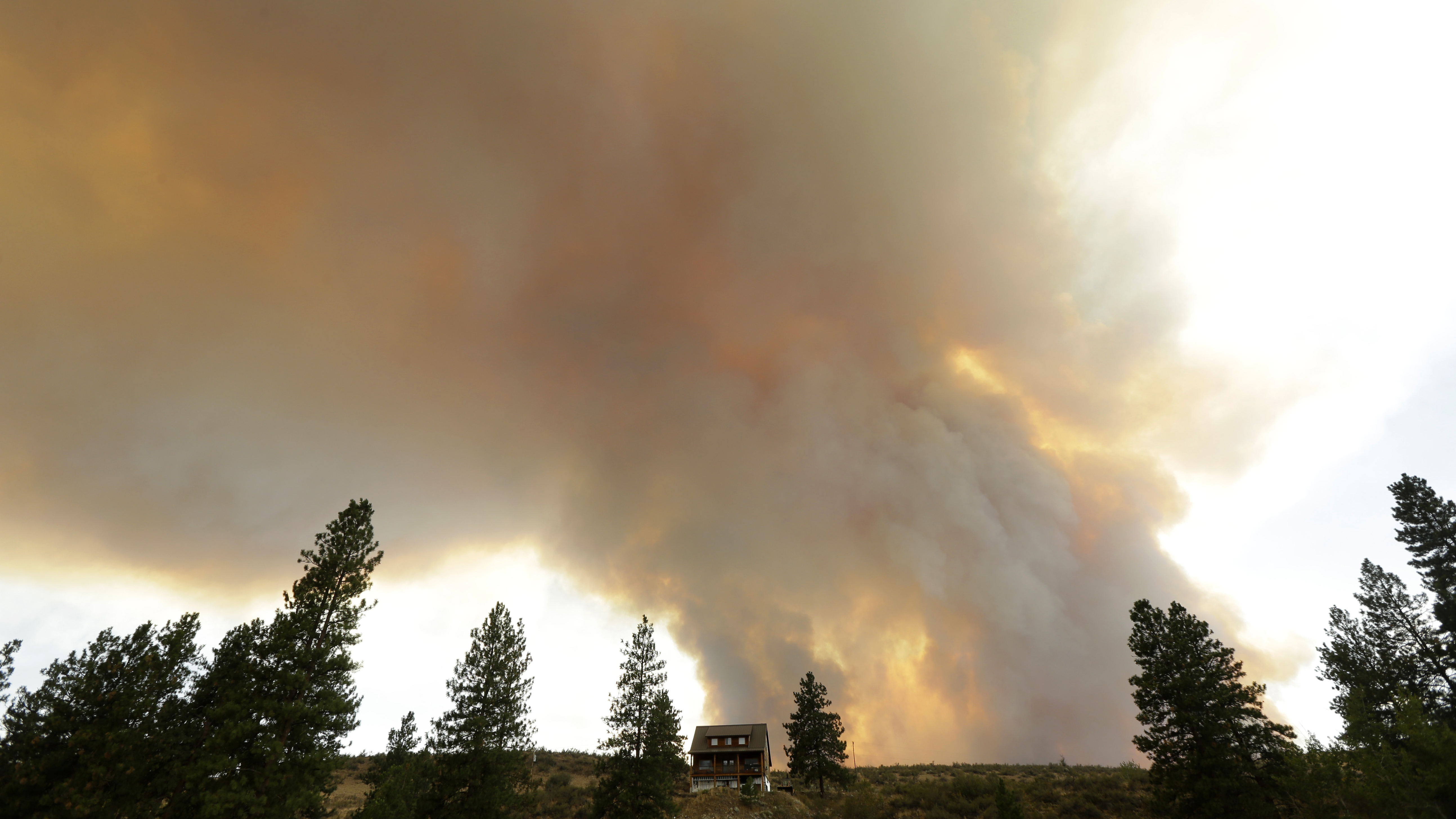 Three firefighters killed in Washington state wildfire