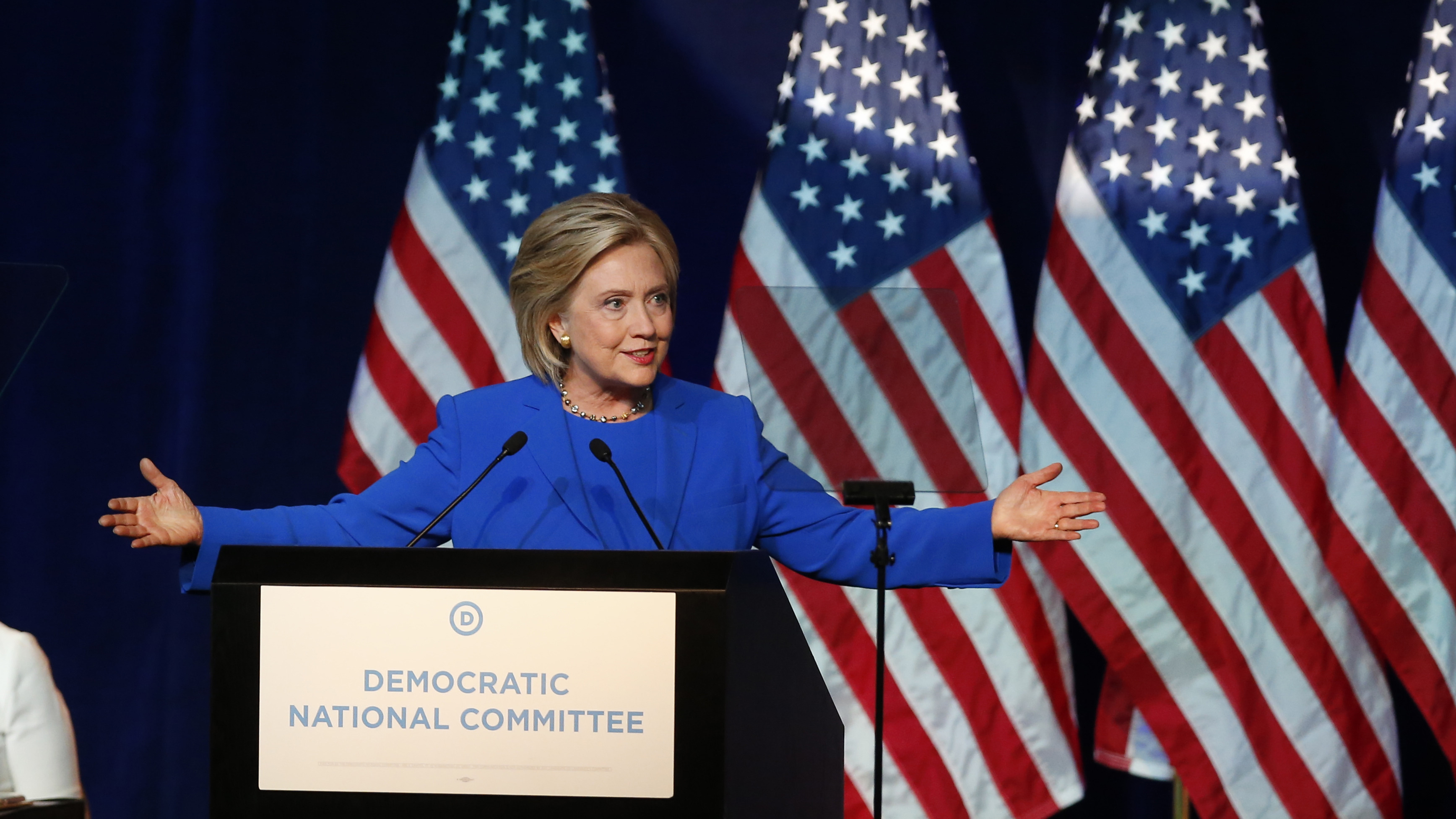 As Democrats Grow Nervous, Clinton Tries To Appeal To Party Leaders