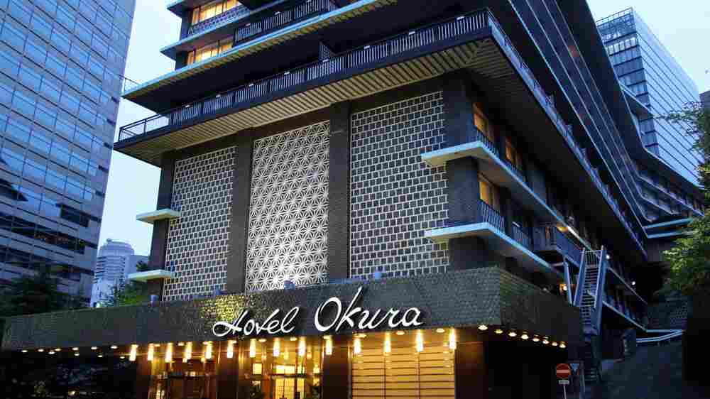 Workers Are Tearing Down Tokyo's Hotel Okura, And History's Going With It