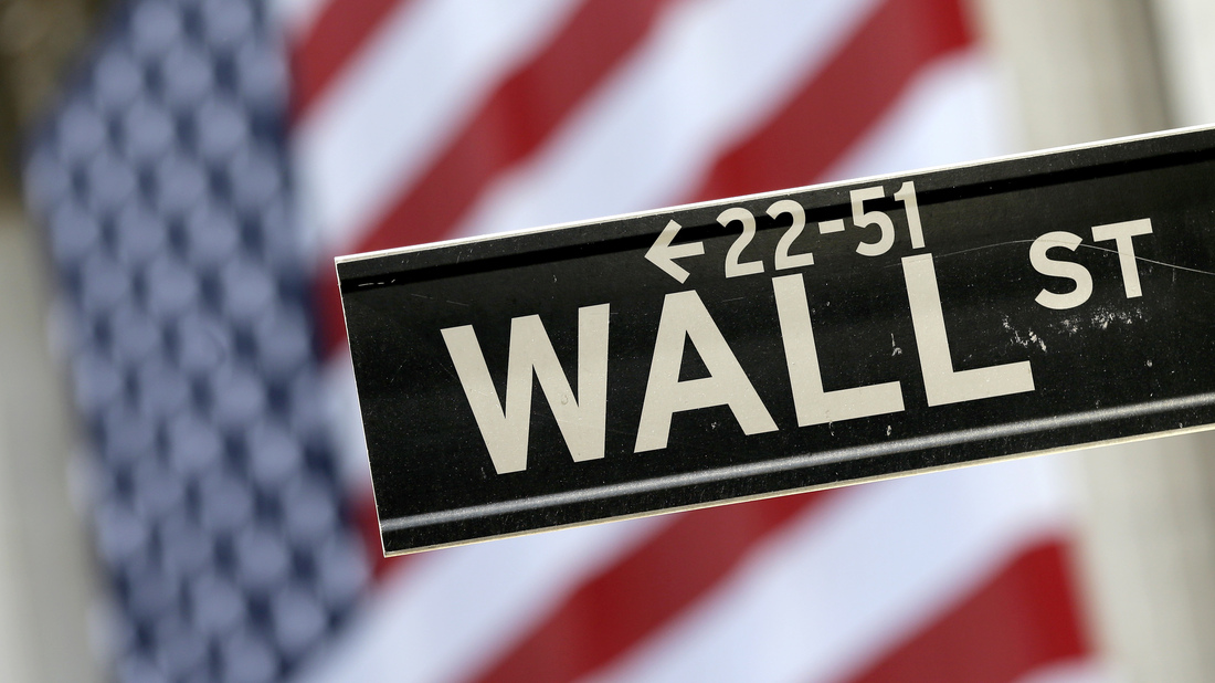 Some Democratic candidates have blamed the 1999 scaling back of the Glass-Steagall Act for the financial collapse. That's arguably only partially true. Some Democratic candidates have blamed the 1999 scaling back of the Glass-Steagall Act for the financial collapse. That's arguably only partially true.