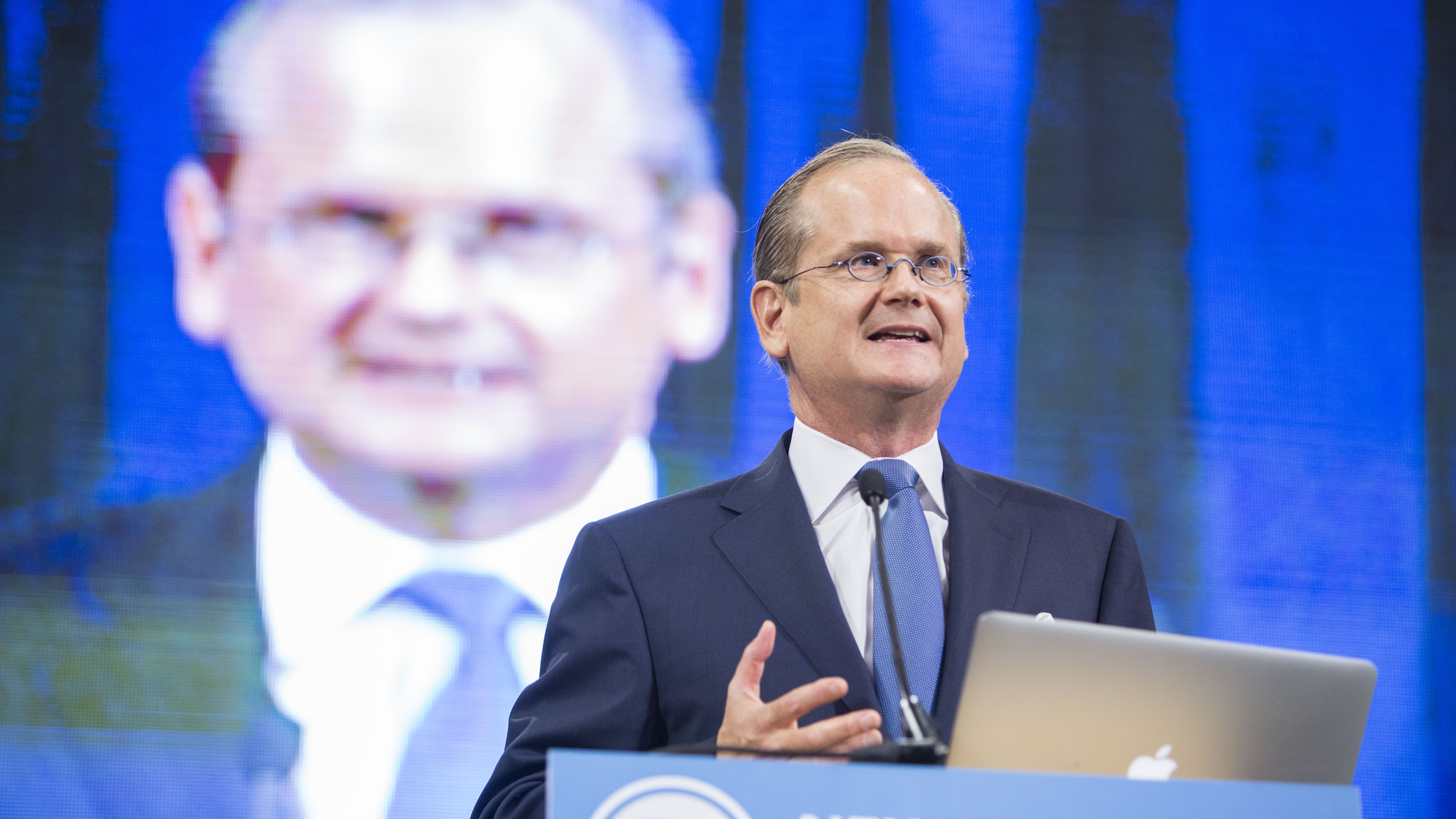 Harvard Law professor Lawrence Lessig is ending his presidential campaign after he says he would fail again to make the Democrats' debate stage.