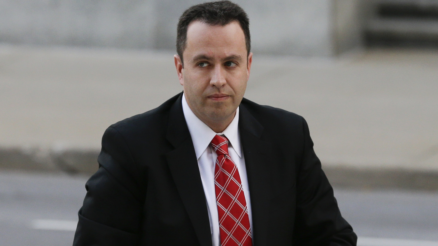 Jared Fogle Sentenced To 15 Years In Prison For Sex With ...